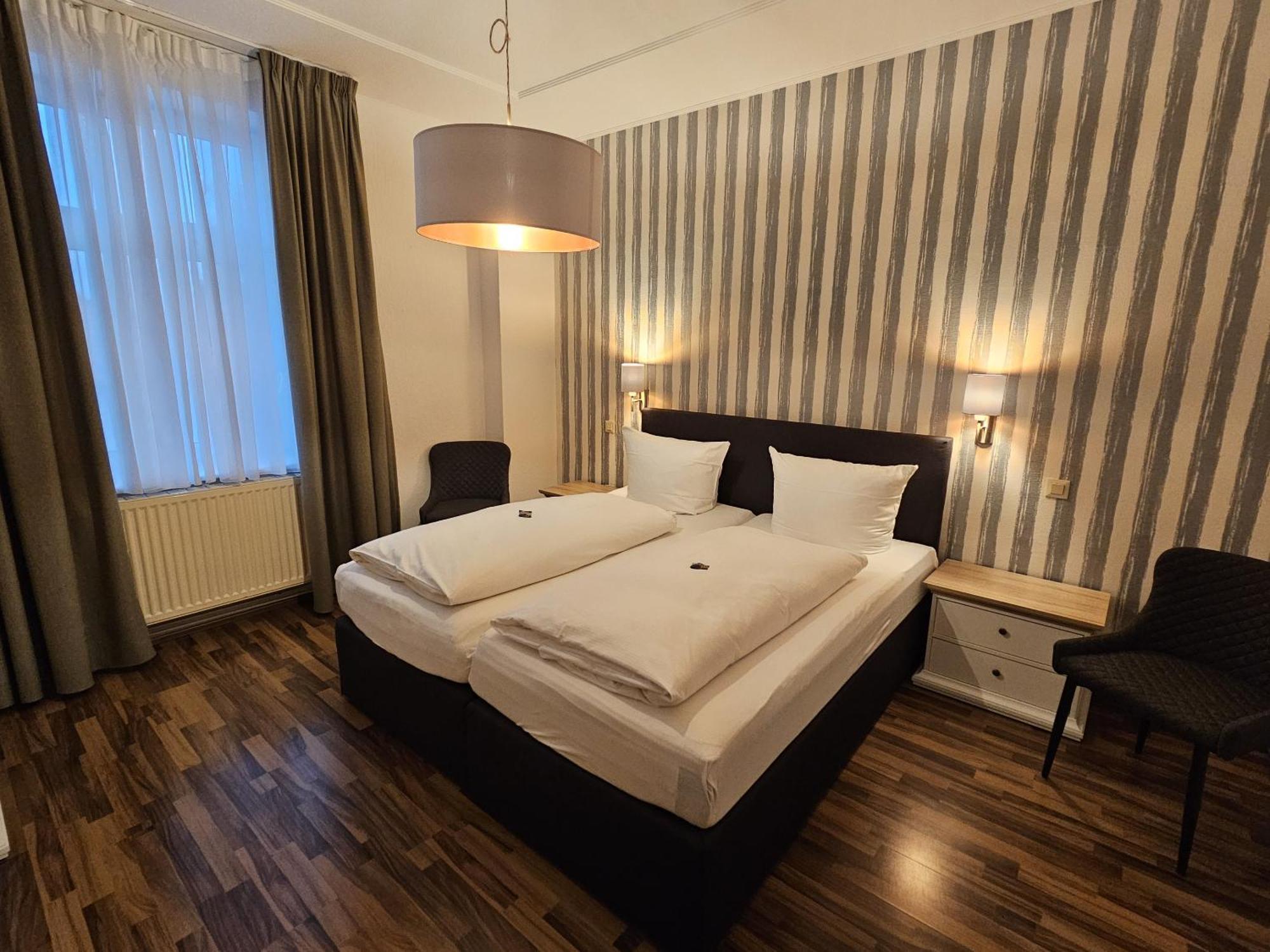 Parkhotel Зенфтенберг Номер фото